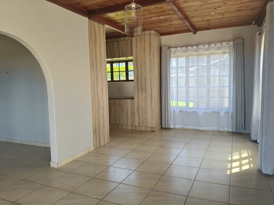 3 Bedroom Property for Sale in Wavecrest Eastern Cape